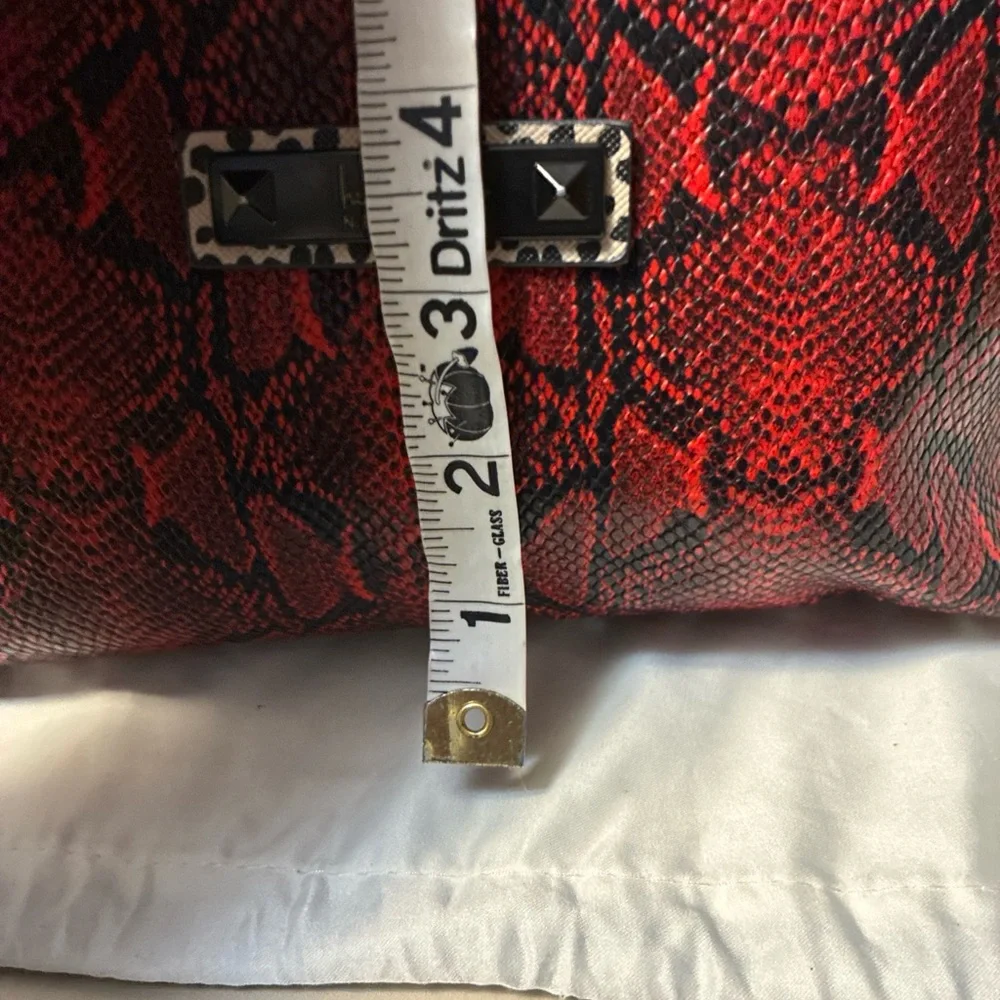 Nicole Miller Red Snake Pattern Cosmetic Bag - Picture 10 of 11